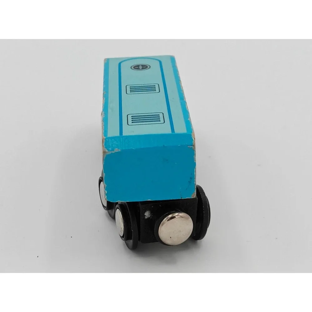 Battat All Aboard‎ Blue Wooden Bullet Train Magnetic Commuter Car AB5021G